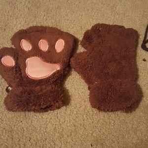 Bear paw gloves